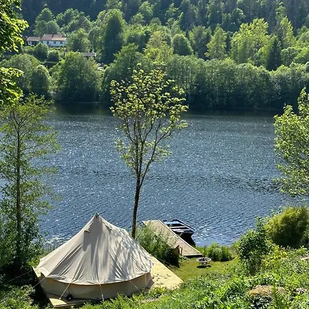 Glamping On Idyllic Lake, Paddle Boards & Rowboat Lüks kamp alanı