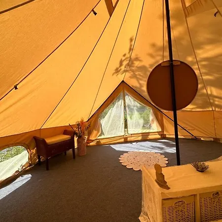 Glamping On Idyllic Lake, Paddle Boards & Rowboat Lüks kamp alanı *