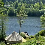 Glamping On Idyllic Lake, Paddle Boards & Rowboat Lüks kamp alanı