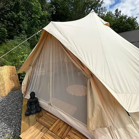 Glamping On Idyllic Lake, Paddle Boards & Rowboat *